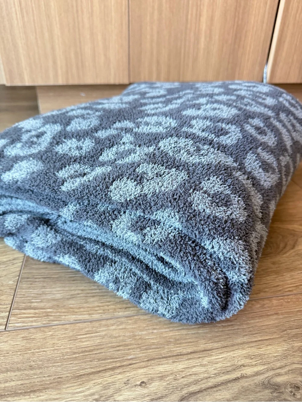 Barefoot Dreams CozyChic Barefoot in the Wild Throw - Graphite / Carbon